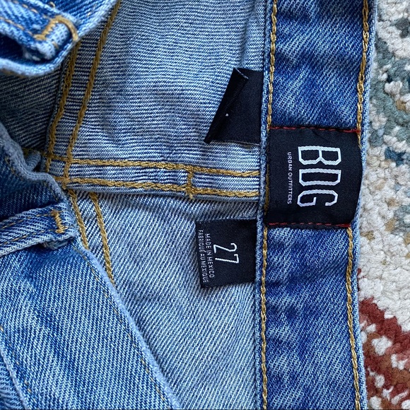 Urban Outfitters high waisted mom jeans - Picture 2 of 3